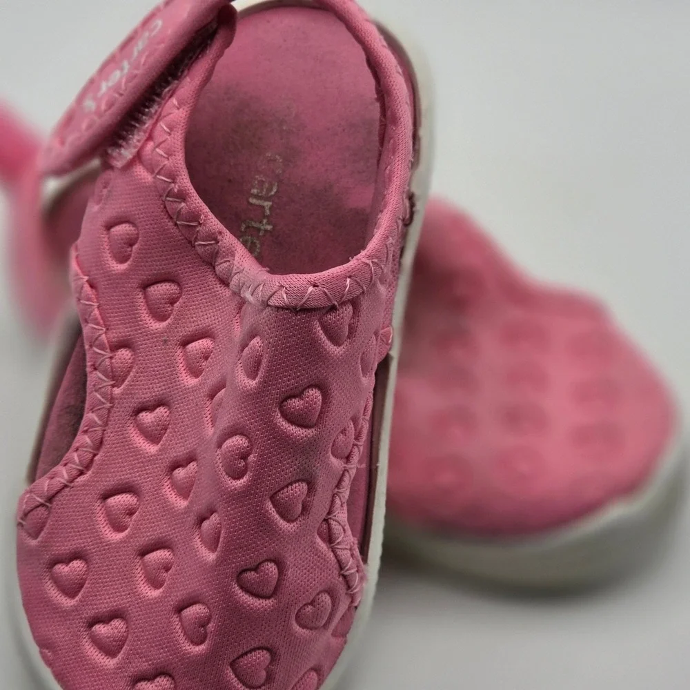 Carters Toddler Girls Pink Heart Embossed Water Shoes Sandals Size 5